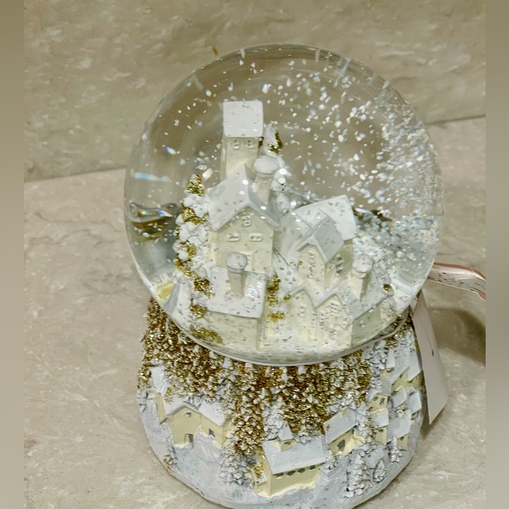 NEW musical Christmas snow globe white, gold, Snowy Winter wonderland, gift! - Picture 7 of 7